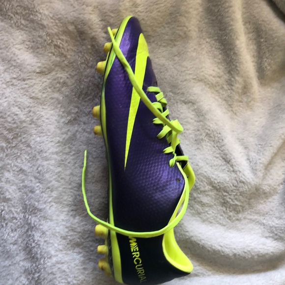 Nike Mercurial woman’s soccer clears - Picture 2 of 8